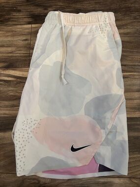 Nike Men Nike Athletic Shorts-Size large